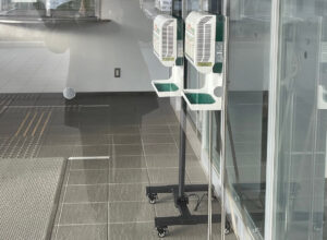 駅・空港などの公共施設に設置されたNEWスーパーM