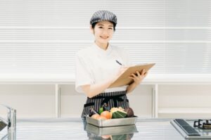 原材料受入れ時の確認を行うイメージ