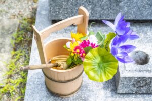墓参後に供物・お花を持ち帰り