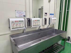 食品を扱う施設の手洗い場に設置されたNEWスーパーM